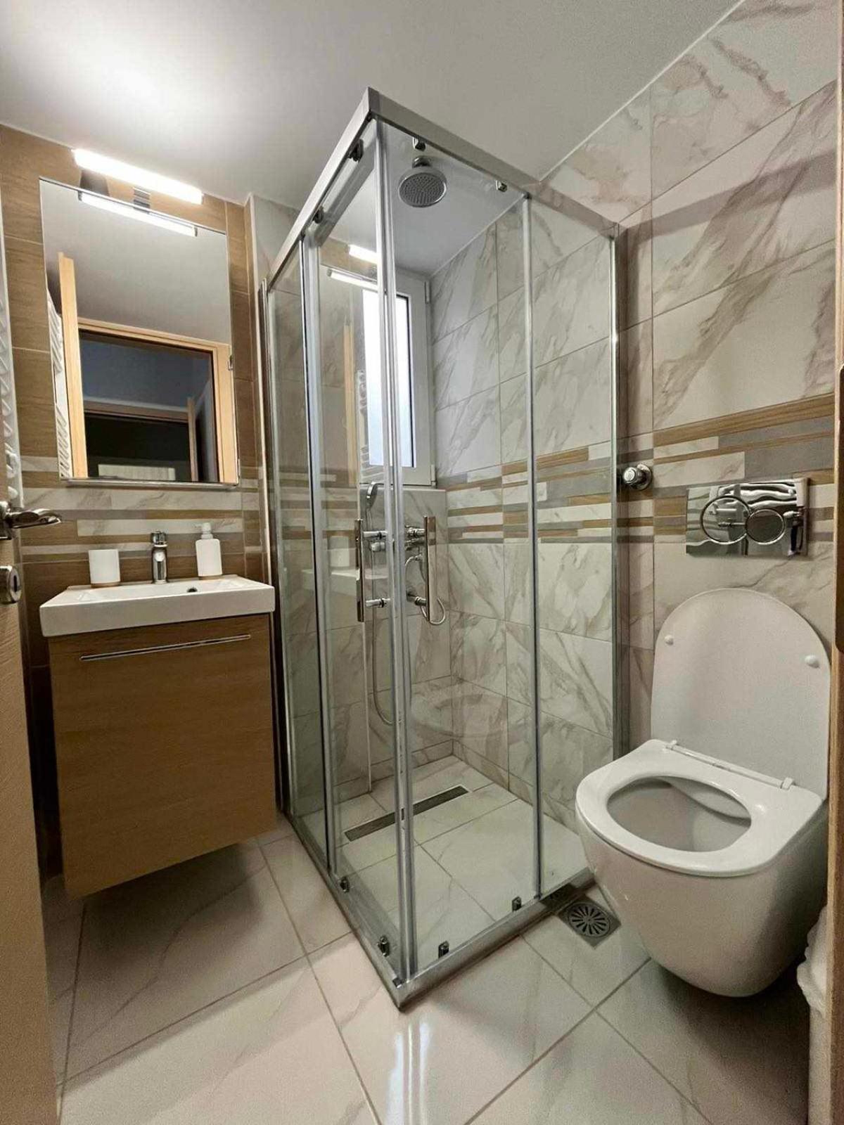 Elegant & Modern Apartment Near To Athens Riviera Piræus Eksteriør billede